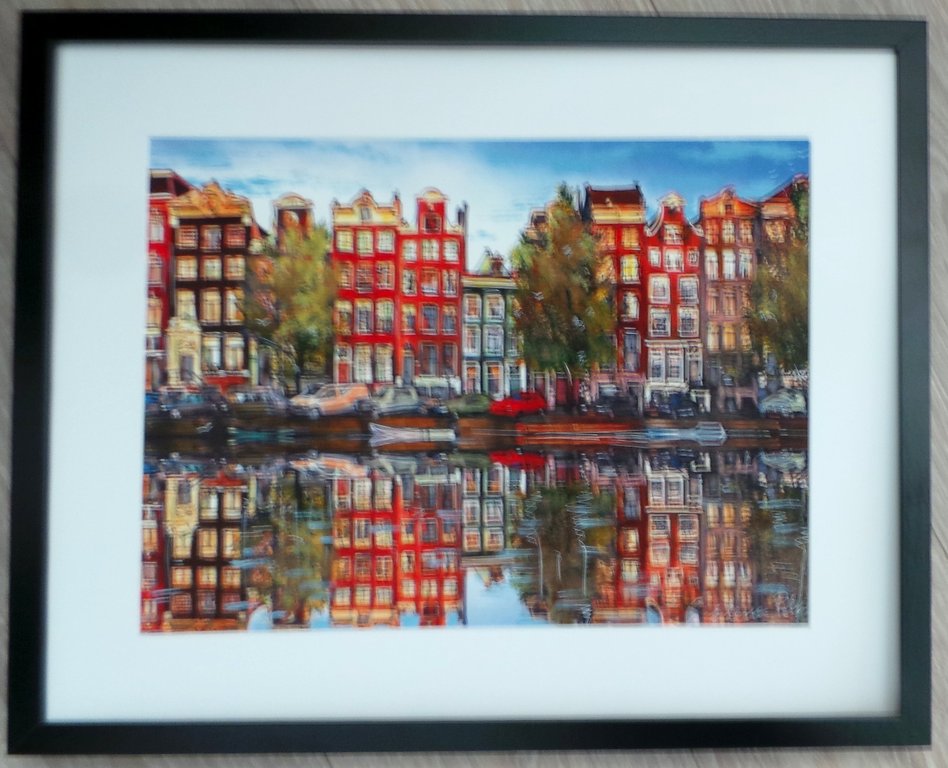 Elena Polyakova: mixmedia,  Amsterdamse gracht verkocht voor € 55!