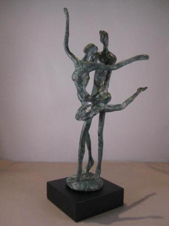 Een prachtig bronzen beeld van een balletpaar kopen? Bied vanaf 65!