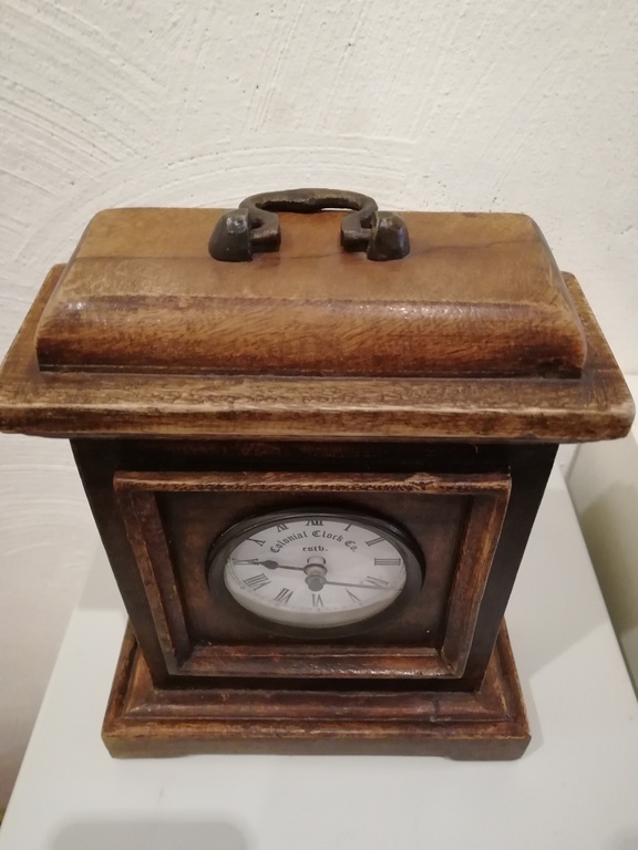 oud massief houten colloniale klok -- periode 1960 kopen? Bied vanaf 50!