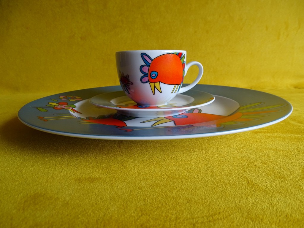 Ria Le Maitre, porselein bord, kop en schotel, De Smaak van Kunst  kopen? Bied vanaf 1!