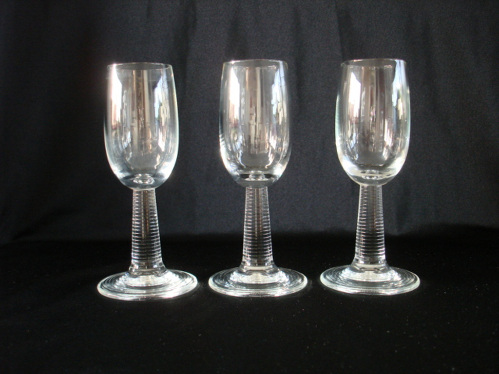 Thomas: drie portglazen kopen? Bied vanaf 9!