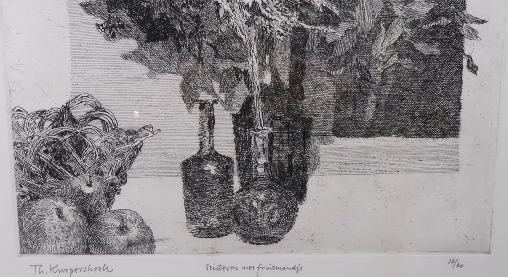 Theo Kurpershoek: Ets, Stilleven met fruitmandje - Ingelijst kopen? Bied vanaf 1!