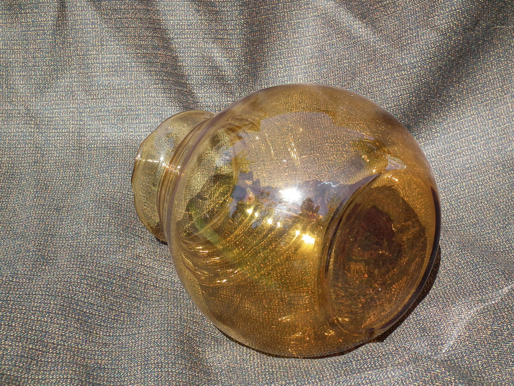 Ongespecificeerd - W.J. Rozendaal Kristalunie amber karaf model Radio 1933  kopen? Bied vanaf 75!