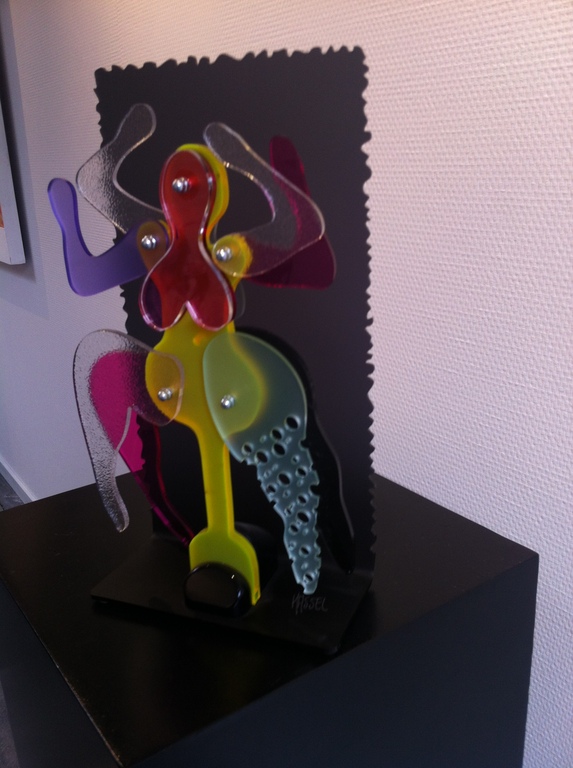 AD VAN HASSEL DE DANS plexiglas pop art sculptuur kopen? Bied vanaf 1!