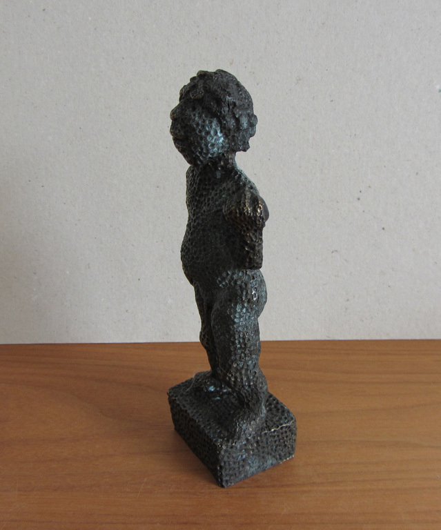 Carolein Smit - Carolein Smit, bronzen beeldje kind met bal kopen? Bied vanaf 350!
