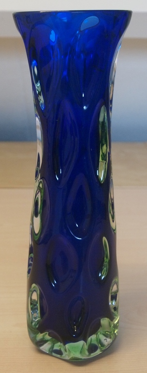 Skrdlovice-  zware cobalt blauwe en lichtgroene glazen lens vaas kopen? Bied vanaf 42!