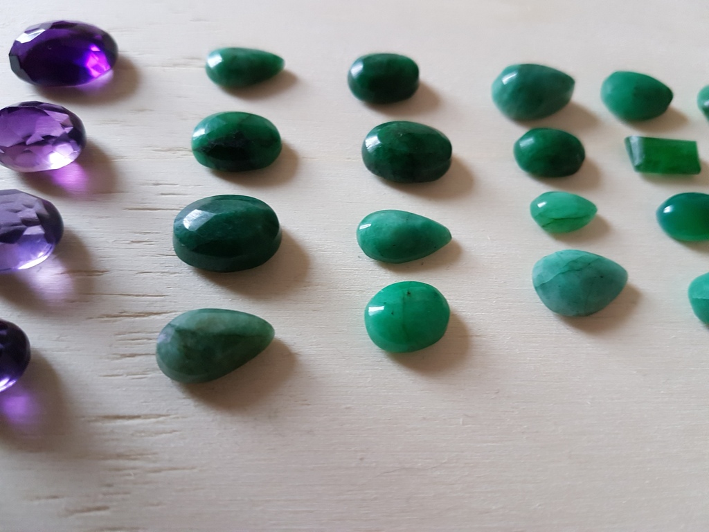 Lot van 25 pz-smaragden, amethist, 1-lapis lazuli-Lotto follia kopen? Bied vanaf 1!