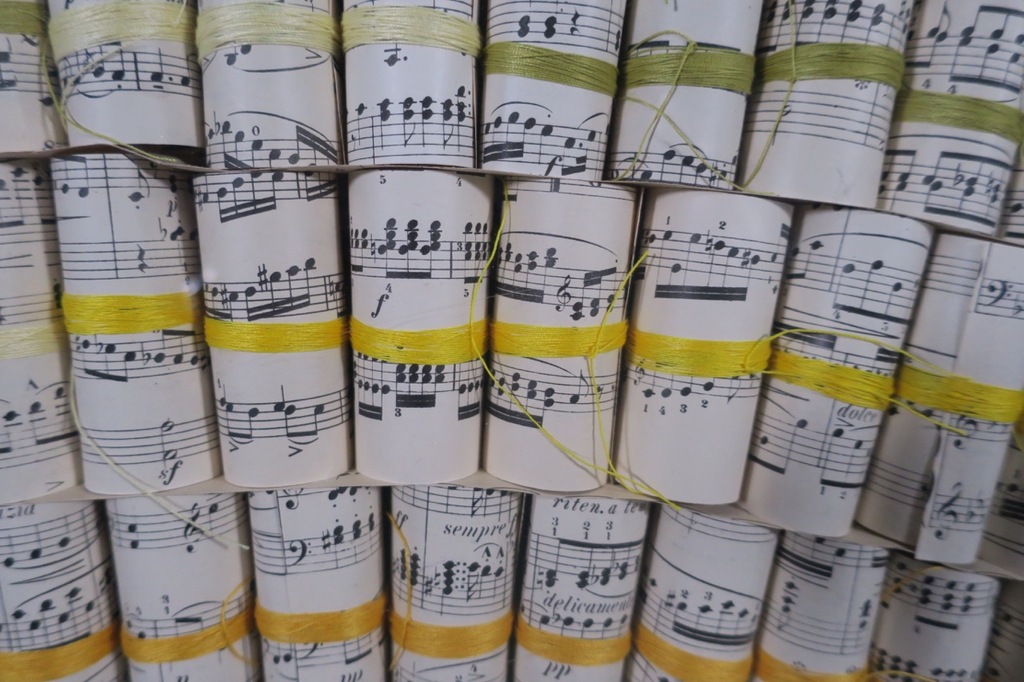 Stef Kreymborg: Bladmuziek en garen, Ingewikkelde muziek III - Ingelijst kopen? Bied vanaf 100!