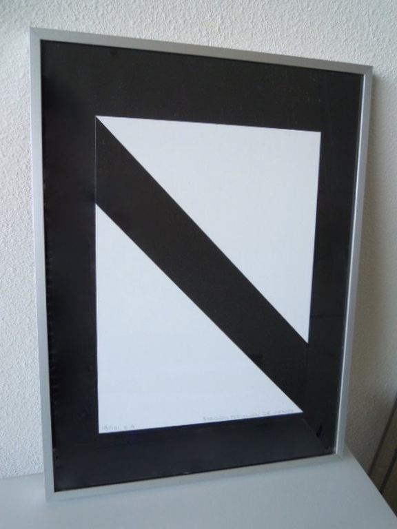 Marry Teeuwen de Jong 1945 - Wit vierkant, diagonaal gedeeld  -hand gesigneerd. kopen? Bied vanaf 10!