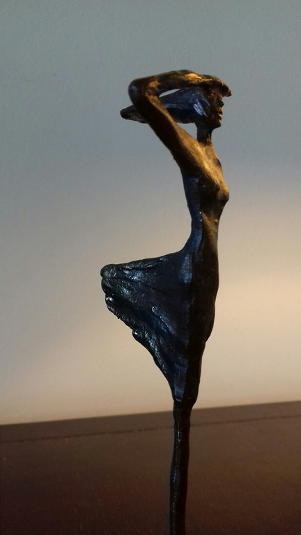  Bronzen beeldje van Corry van Ammerlaan    -      "Kijk in de toekomst" kopen? Bied vanaf 20!