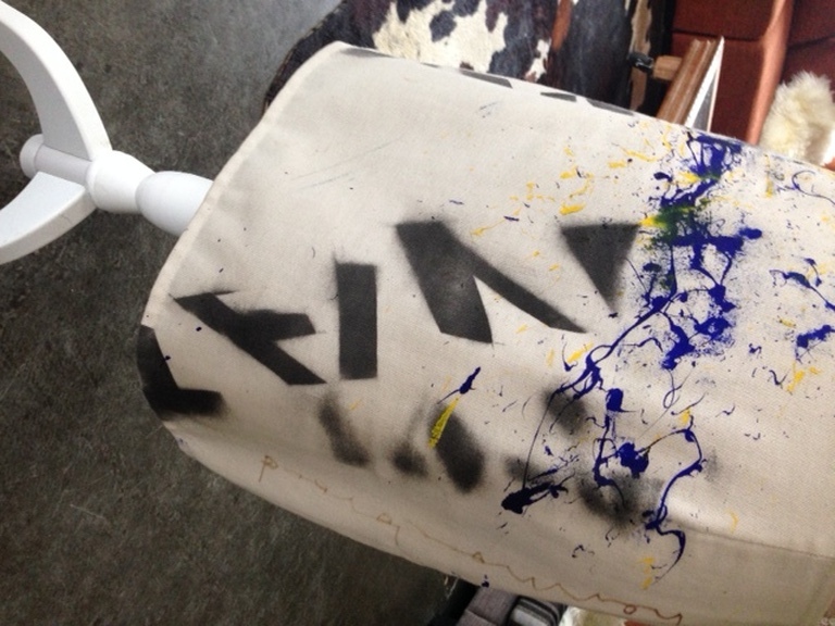 Mantelpak beschilderd door Herman Brood kopen? Bied vanaf 2500!