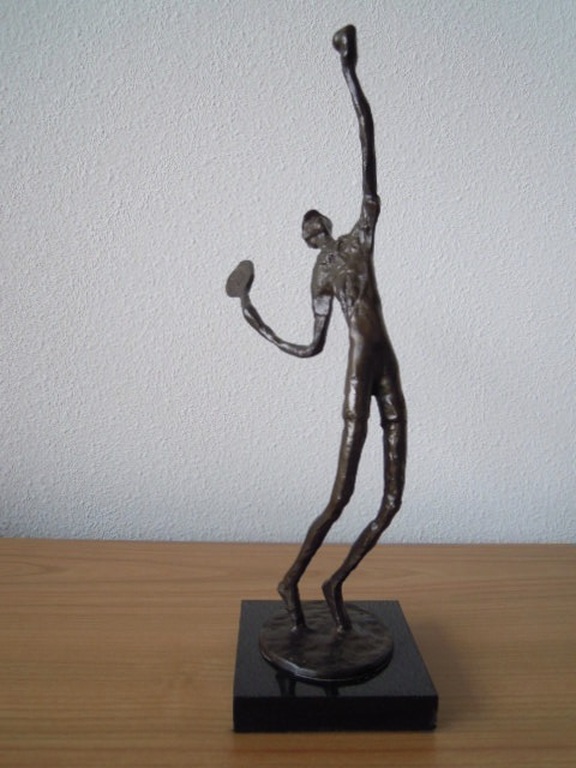 Massief bronzen beeld  verkocht voor € 85!