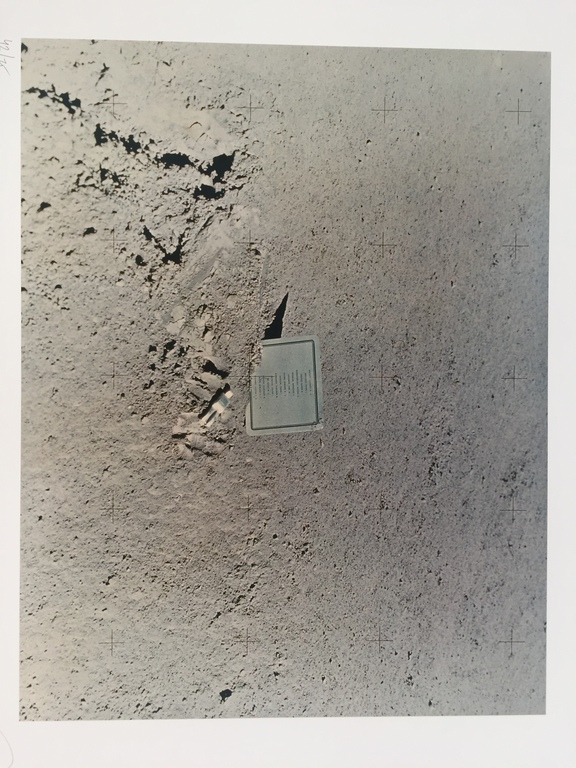 Man on the moon kopen? Bied vanaf 400!