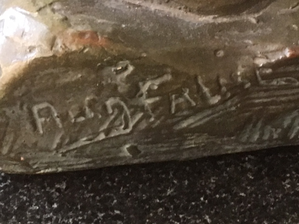 August Falise, beeld van gips, vrouw met kind kopen? Bied vanaf 100!