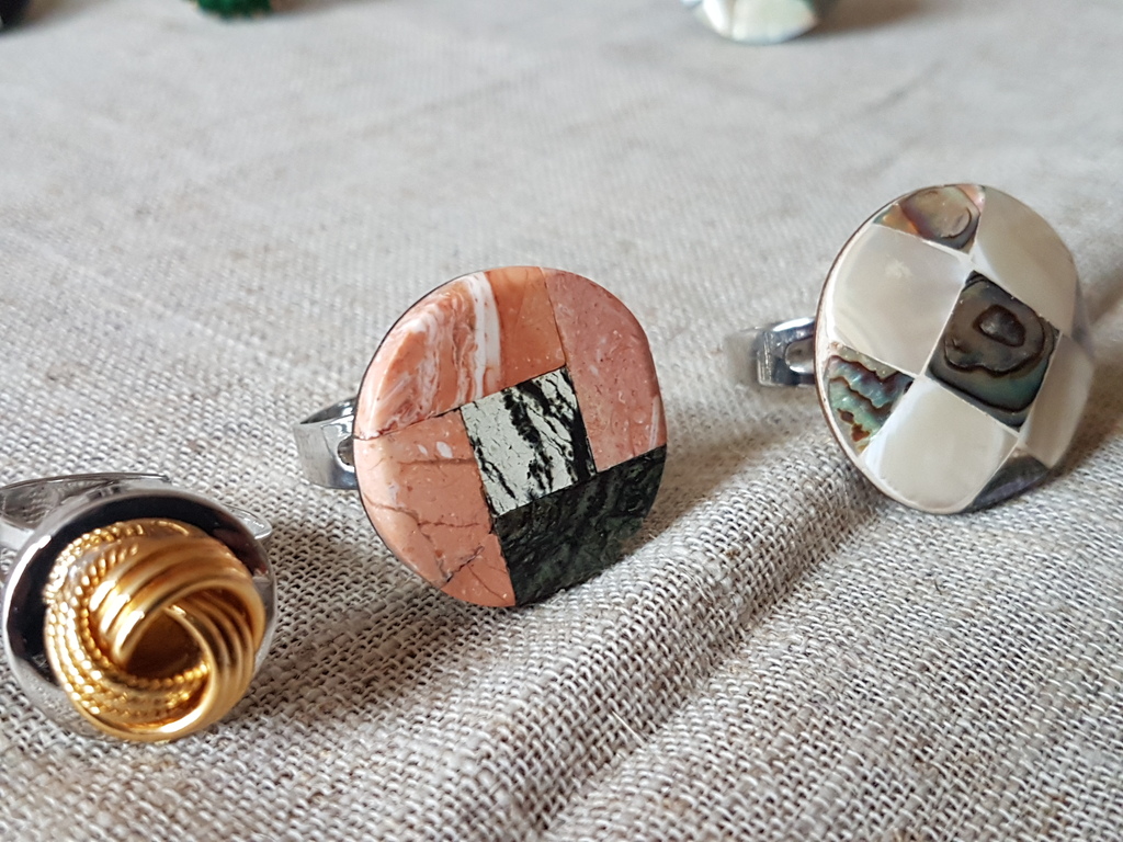 Lotto 3 ringen-Couture anni 60 Italia kopen? Bied vanaf 15!