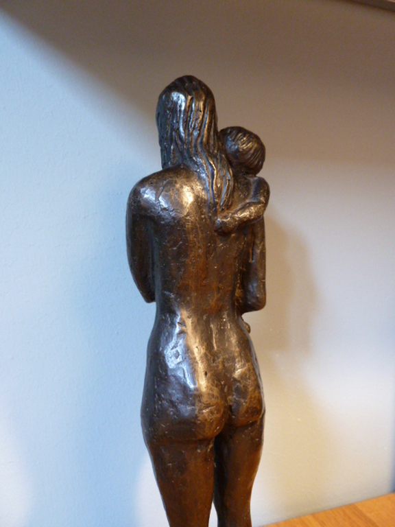 Massief bronzen beeld, Moeder en kind kopen? Bied vanaf 150!