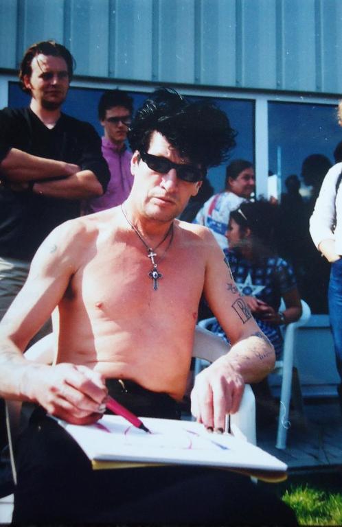 HERMAN BROOD, grote gelimiteerde en handgesigneerde zeefdruk 'Gitarist/Elvis' kopen? Bied vanaf 1!