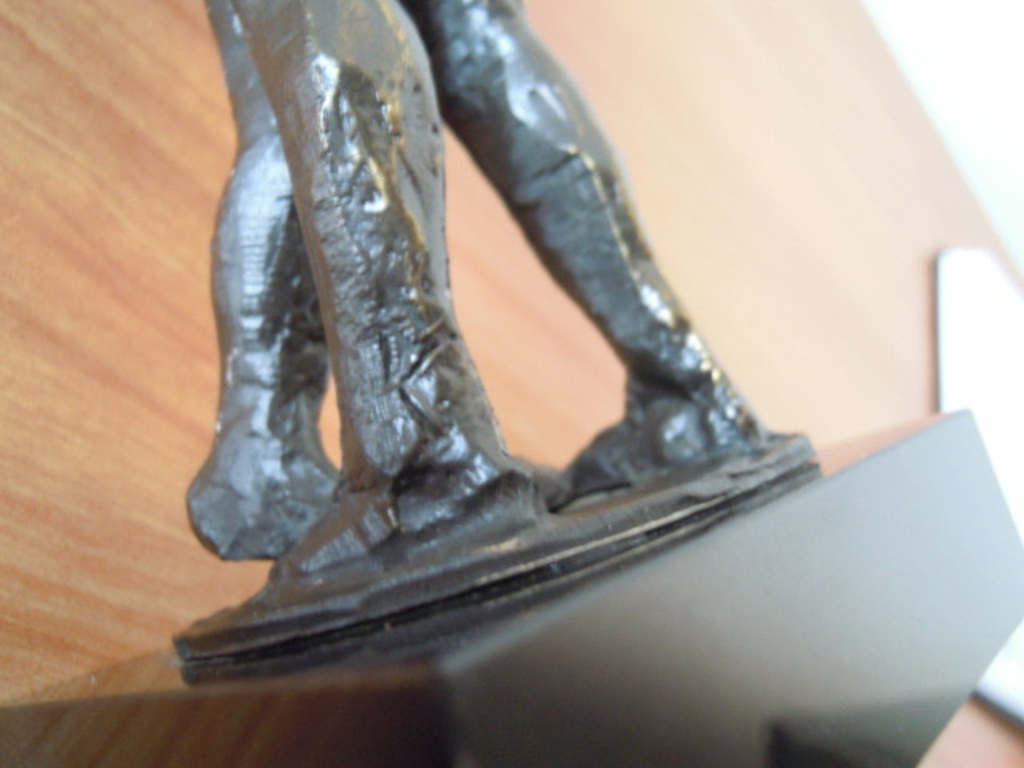 Prachtig bronzen beeld MAN EN VROUW 24 cm hoog -waarschijnlijk Astrid Veldhuyzen kopen? Bied vanaf 150!
