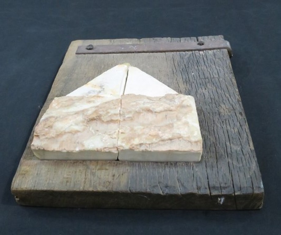 Jo Gijsen: Object van stenen en metaal op hout, Z.T. kopen? Bied vanaf 150!