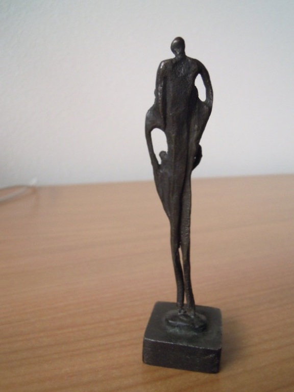Bronzen beeldje " GEZIN " van Corry Ammerlaan 11 cm hoog. kopen? Bied vanaf 20!