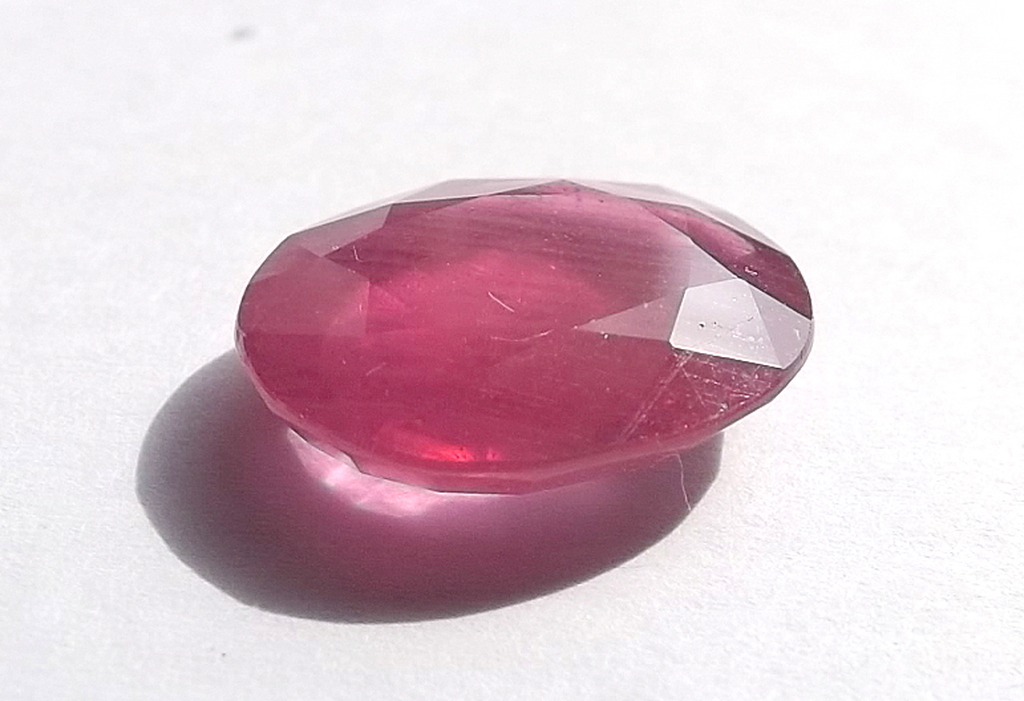 Gecertificeerde Natuurlijke Robijn van 8.63 karaat kopen? Bied vanaf 1!