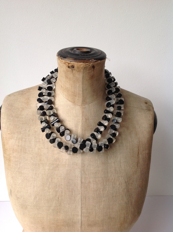 Ketting, hars gerecycled   ontwerp Carlos Sobral  BraziliÃ« kopen? Bied vanaf 45!