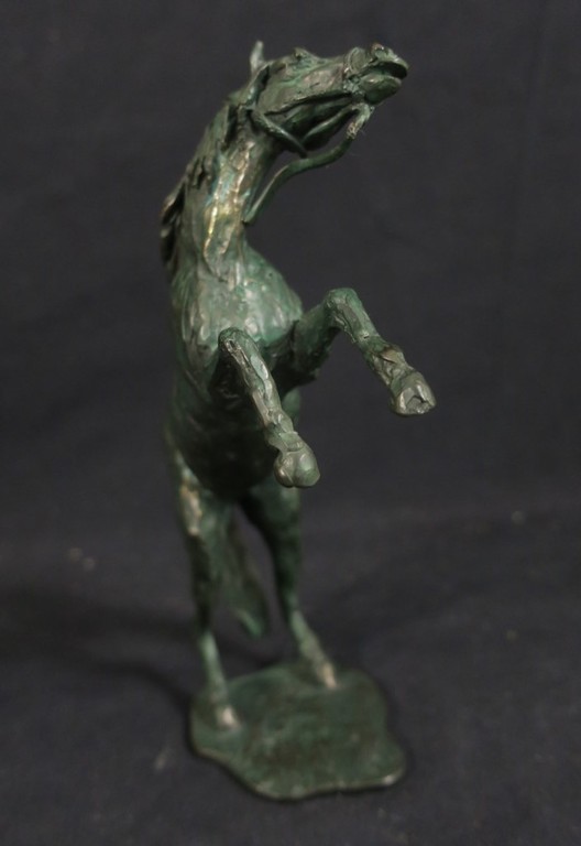 Onbekend gesigneerd: Gepatineerd brons, Steigerend paard kopen? Bied vanaf 1!