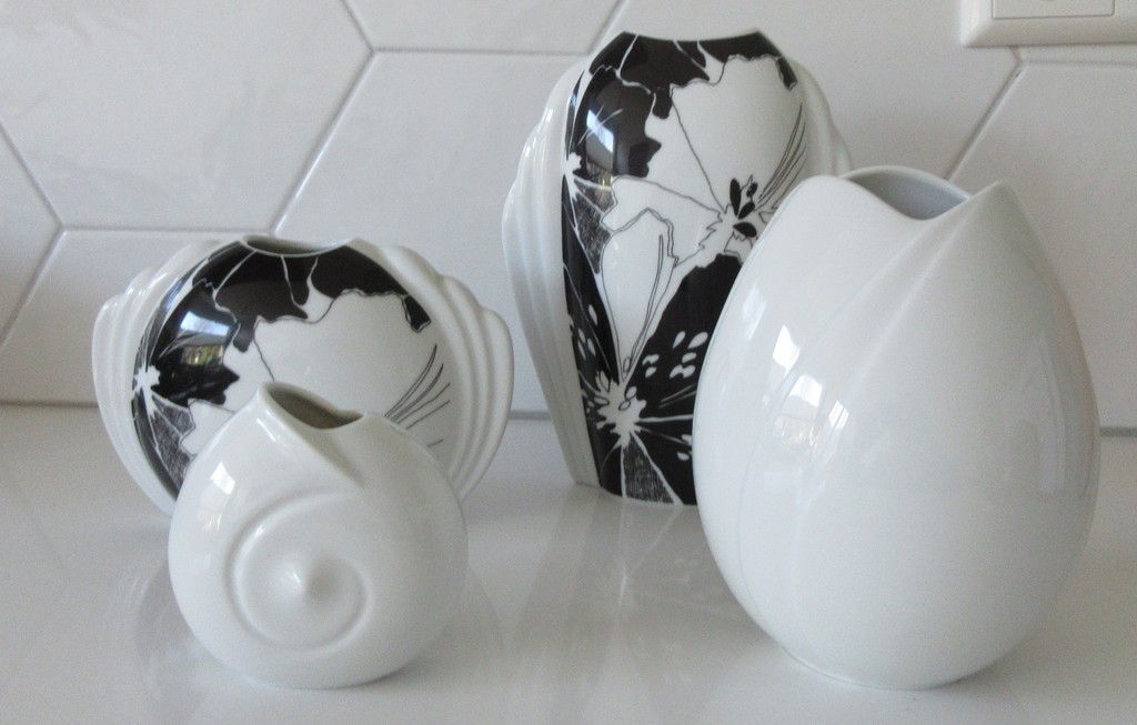 Arzberg en Eschenbach - vier porseleinen Op Art vazen kopen? Bied vanaf 25!