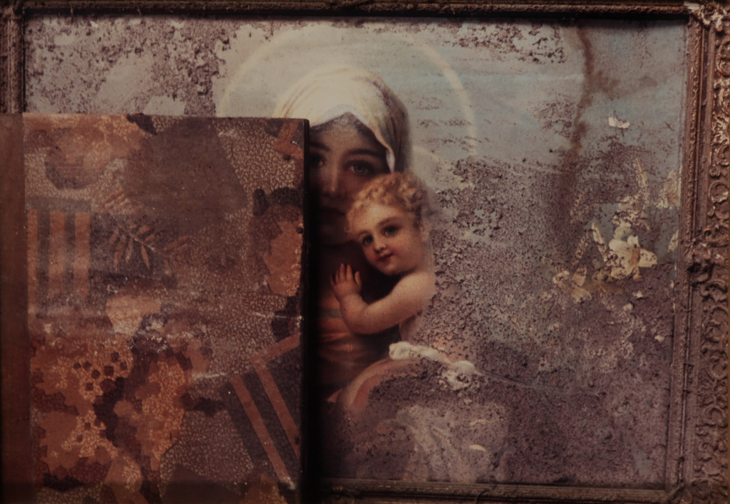 Wijnand van Lieshout: Foto op aluminium, Madonna met kind - Ingelijst (groot) kopen? Bied vanaf 70!