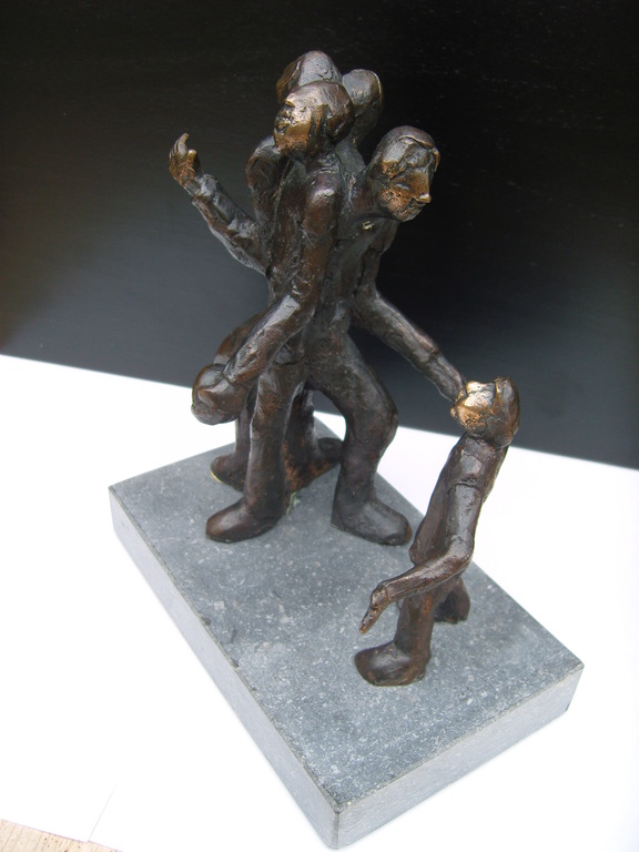 Sjer Jacobs: Bronzen beeld "levensloop man". kopen? Bied vanaf 500!