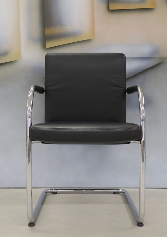 Vitra: 2 x leren Visasoft Chair kopen? Bied vanaf 200!
