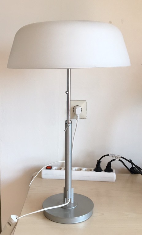 Onbekende designer - Metalen Mushroom tafellamp met gesatineerd glazen kap kopen? Bied vanaf 48!