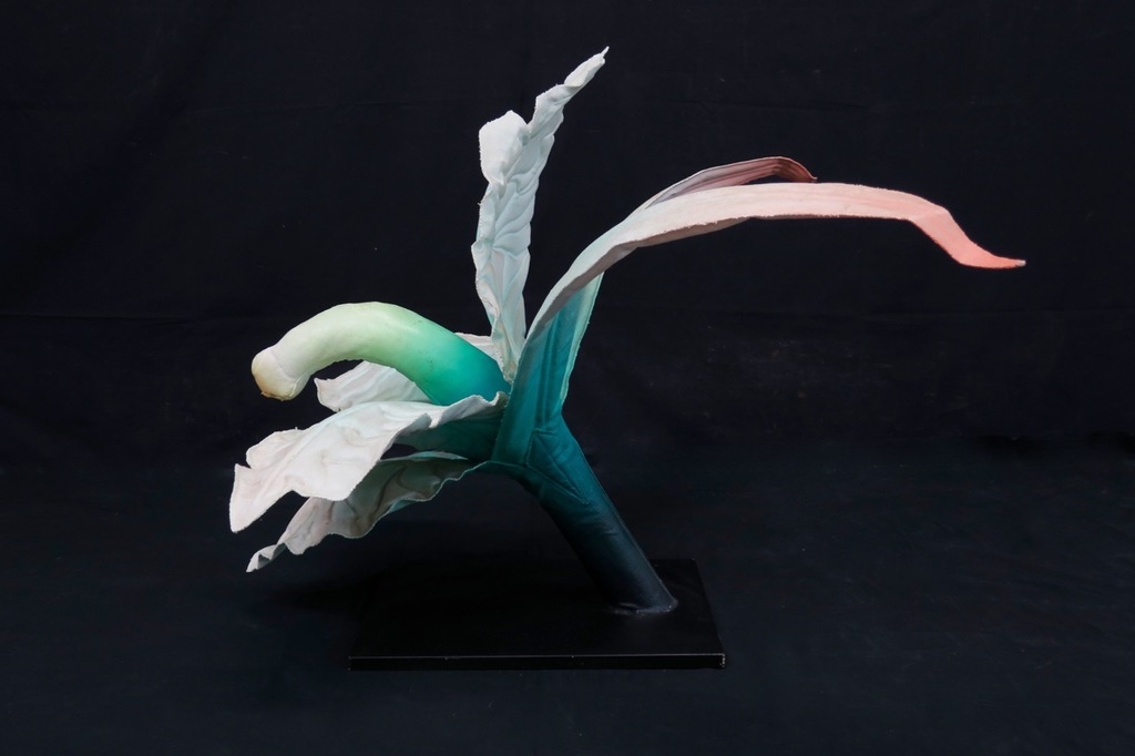 Giotta Tajiri: Object gemengde techniek, Bloem Nr. VII kopen? Bied vanaf 60!