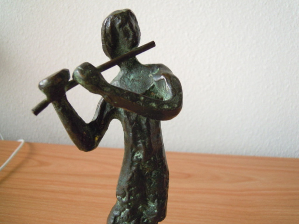 Bronzen beeld van FLUITISTE  19,5 cm hoog. kopen? Bied vanaf 35!
