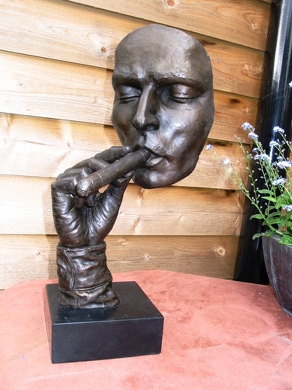 The smoker havanna man brons op marmeren sokkel kopen? Bied vanaf 120!