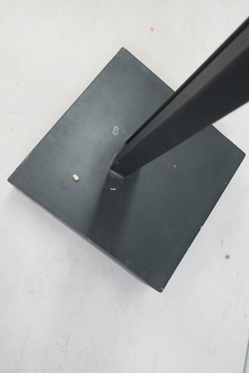 Thijs van Kimmenade: Zwart gemoffeld staal, Stoel (groot) kopen? Bied vanaf 350!