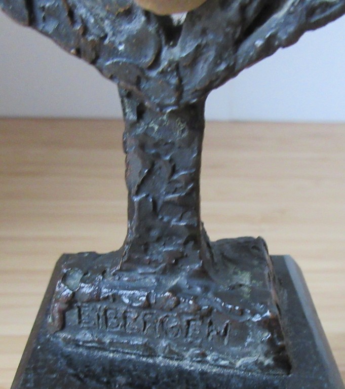 Onbekende kunstenaar - Bronzen beeld van gestileerde boom op marmeren voet getit kopen? Bied vanaf 28!