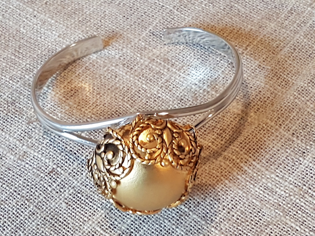 Armband met knop  Luciano Soprani kopen? Bied vanaf 8!