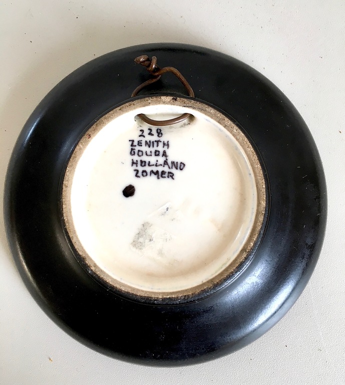 Plateelbakkerij Zenith- Platelen bord Lochem met polychroom decor 'Zomer'  kopen? Bied vanaf 9!