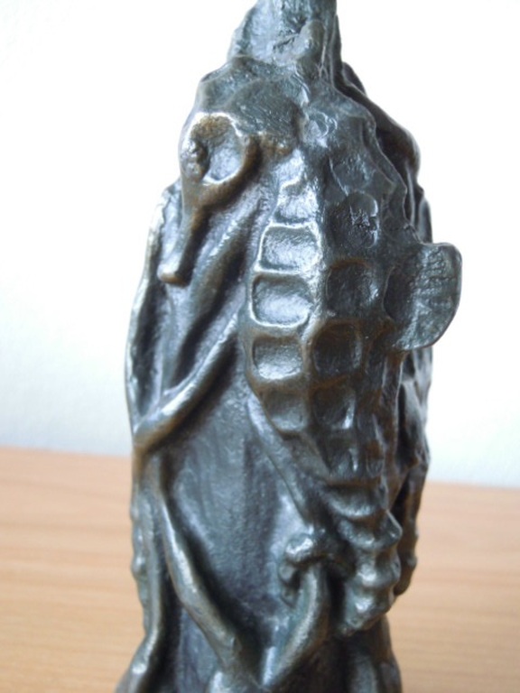 Zwaar bronzen beeld - Art deco stijl  - gesigneerd GB - 17,5 cm-LAATSTE KANS !!! kopen? Bied vanaf 50!