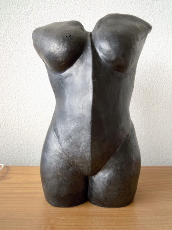 Vrouwen torso handgemaakt van klei 32 cm hoog kopen? Bied vanaf 35!
