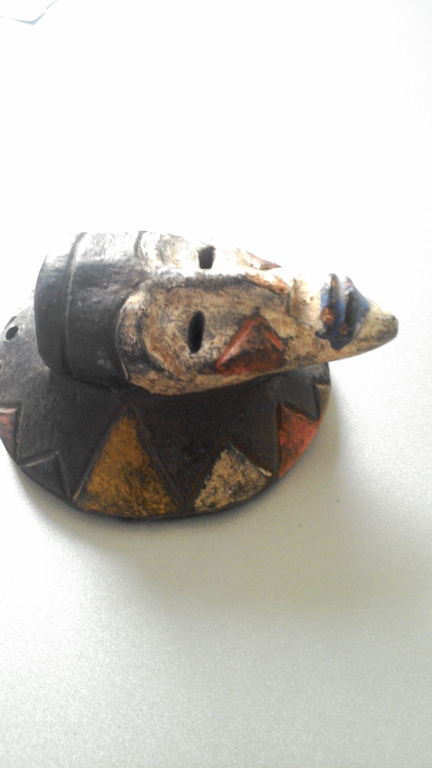 Twee aardewerk maskertjes uit Kameroen kopen? Bied vanaf 11!