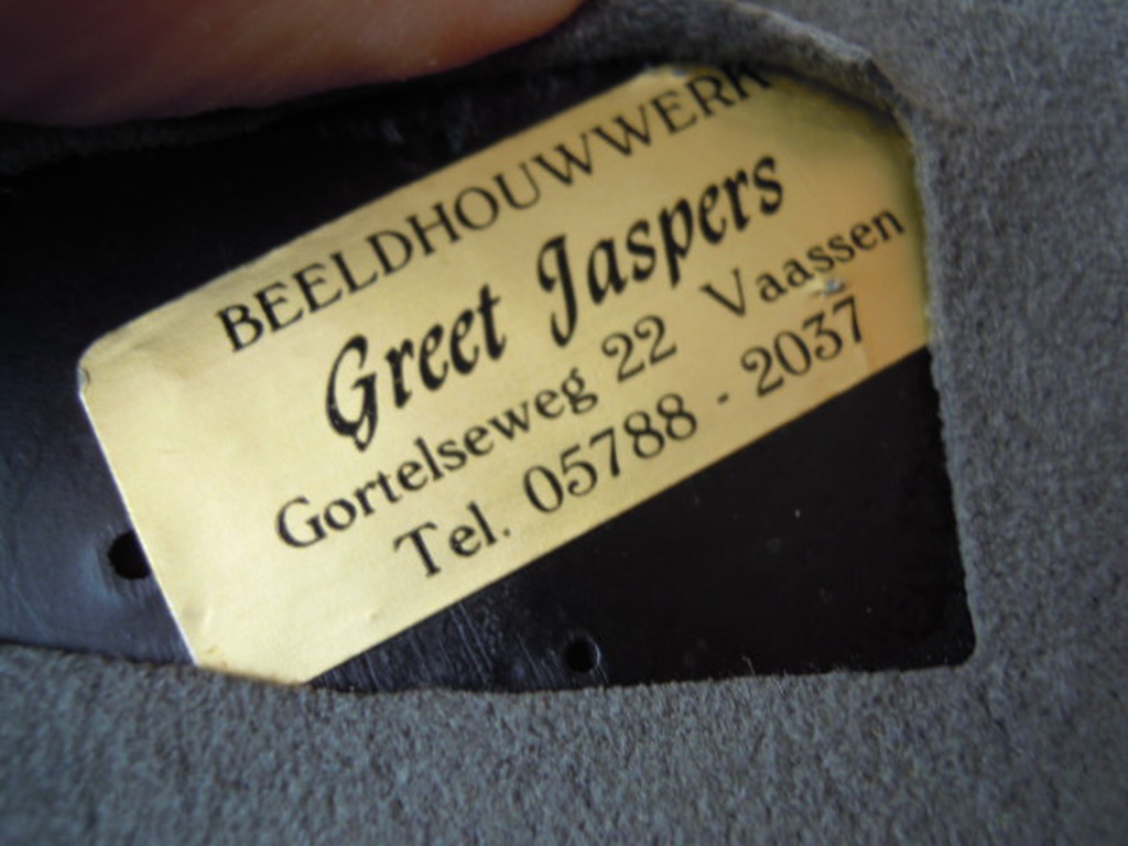 Beeldje van GREET JASPERS 14 cm hoog = gesigneerd.   kopen? Bied vanaf 10!