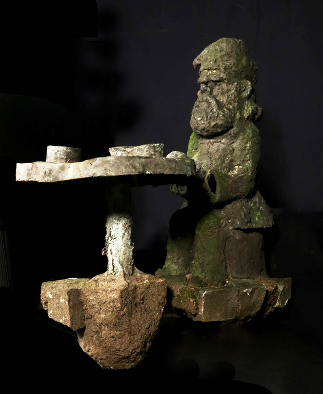 Adri de Waard: Monumentale Bronzen beelden groep, Kabouters aan tafel (Zeer groot) verkocht voor € 2000!