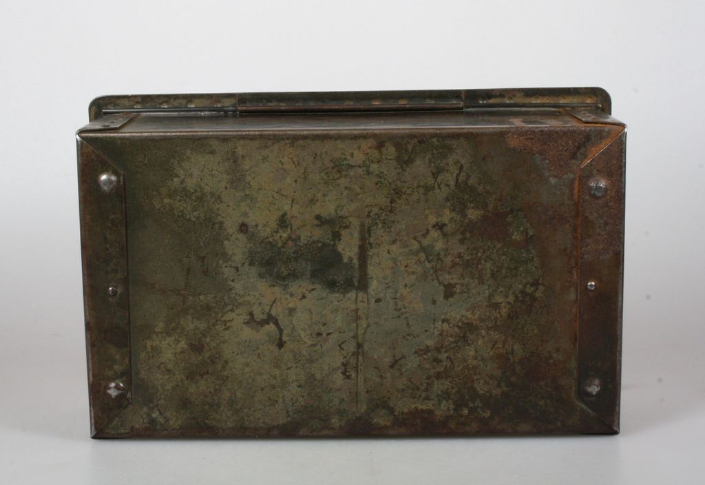 Gehamerd metalen art deco dekseldoos kopen? Bied vanaf 12!
