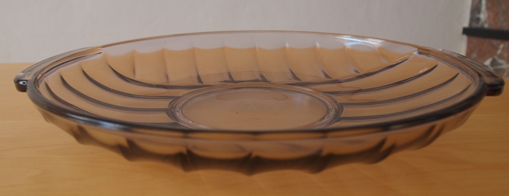 Twee Art Deco persglazen schalen kopen? Bied vanaf 1!