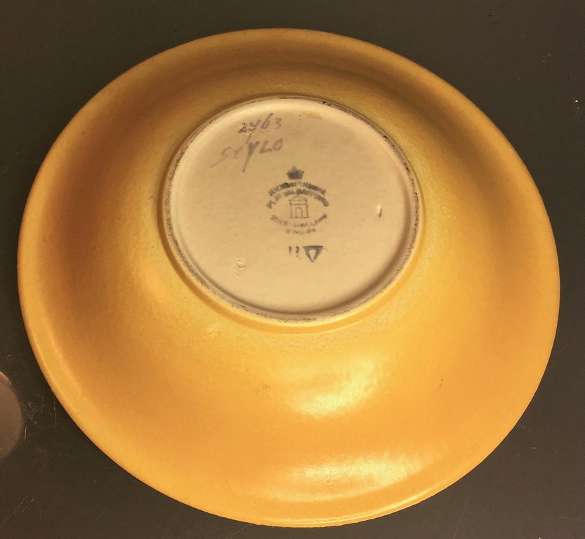 Plateelbakkerij Zuid Holland - Bord met decor 'Stylo' Ontwerp Wil Bertheux -1939 kopen? Bied vanaf 9!