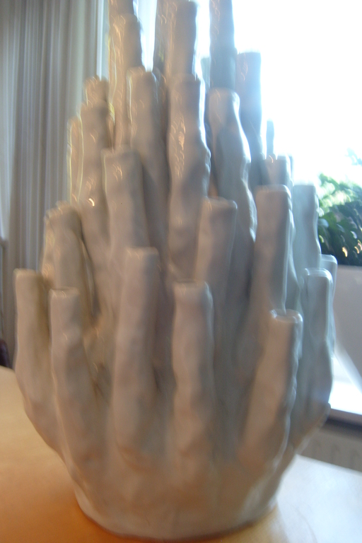 Tulpenvaas, wit geglazuurd aardewerk, 30cm breed bij  55 hoog kopen? Bied vanaf 75!