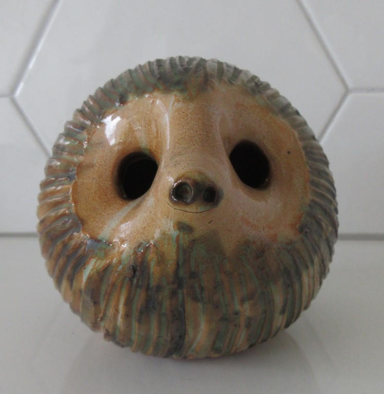Ongespecificeerd - Marc Goldberg PP Pottery - Kunst aardewerken spaarpot in de vorm van een egel kopen? Bied vanaf 1!