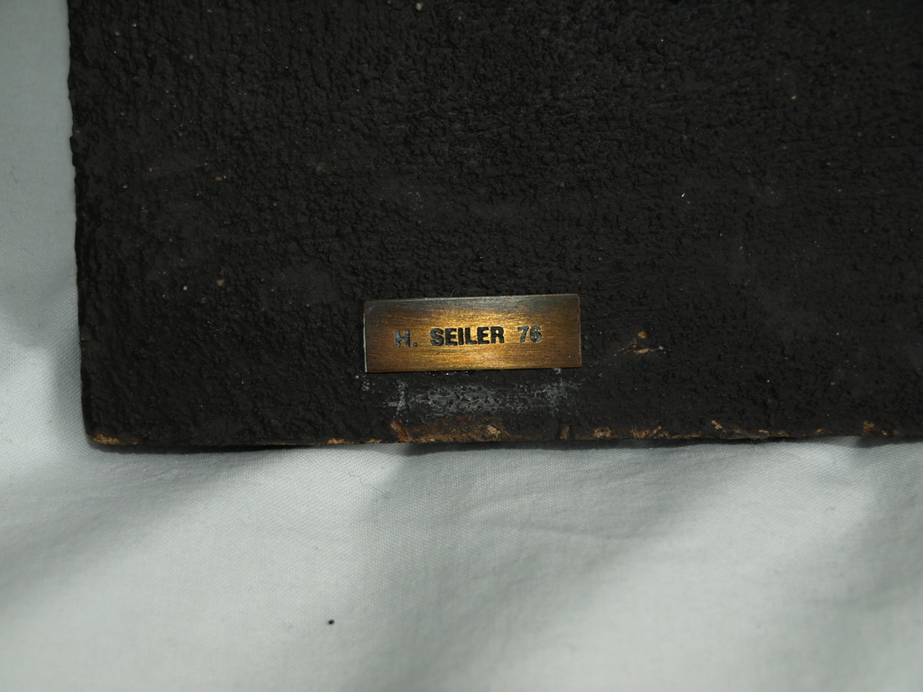 HERBERT SEILER (1928-2008) : Wandsculptuur van metaal – Gesigneerd - 1976  kopen? Bied vanaf 150!